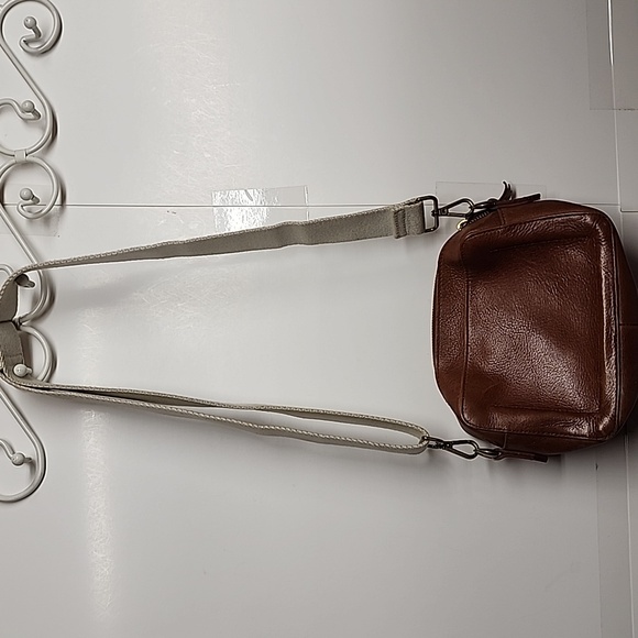 Madewell Brown Leather Transport Crossbody Camera Bag With Adjustable Strap - Picture 10 of 13